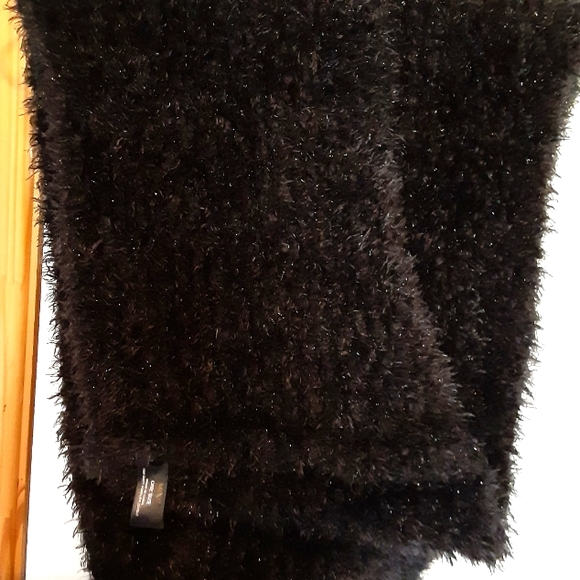 Black Infinity Scarf - Picture 2 of 8